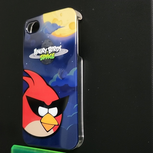 ANGRY BIRD gear4 iphone 4s/4 case with various screen protectors - Picture 16 of 16
